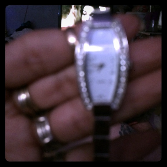 Final Price drop Delta Burke Crystal watch - Picture 6 of 7